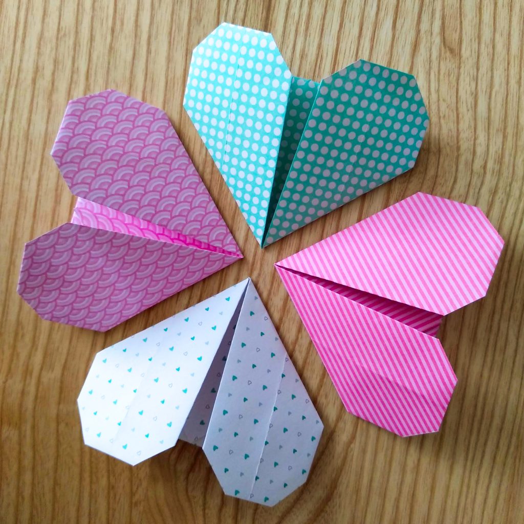 origami papírová srdíčka výtvarná výchova tvoření